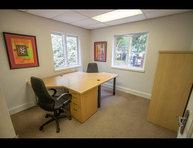 1,200M² OFFICE TO LET IN MELROSE ESTATE